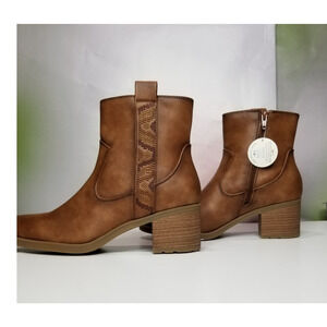 BARETRAPS Women's Western Covina Block Heel Ankle Booties Brown Size 9 NEW